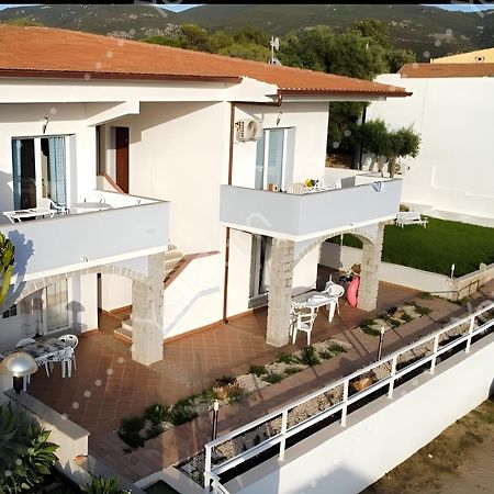 Beb Con Piscina Villa Del Borgo บาเดซี ภายนอก รูปภาพ