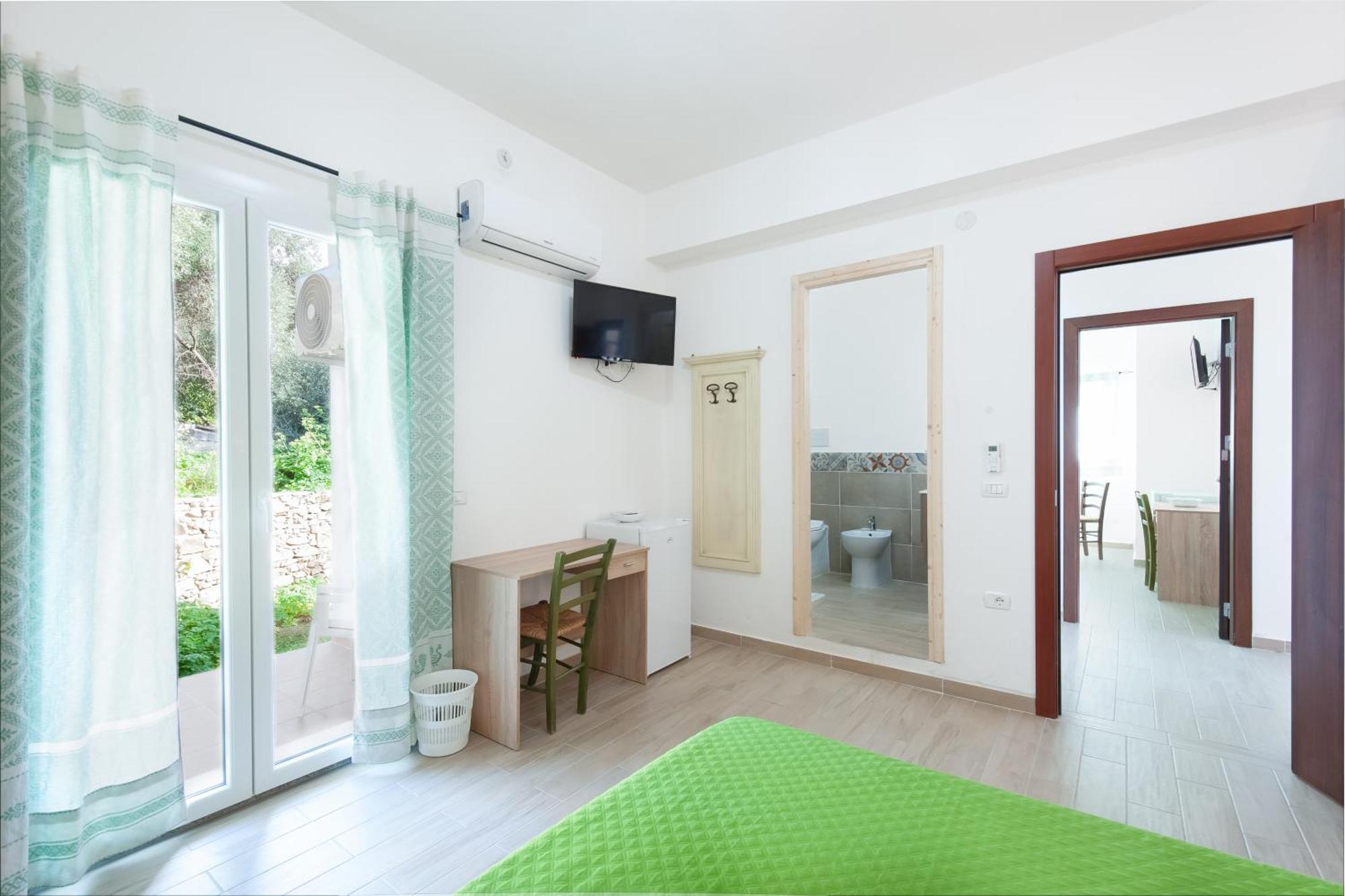 Beb Con Piscina Villa Del Borgo บาเดซี ภายนอก รูปภาพ