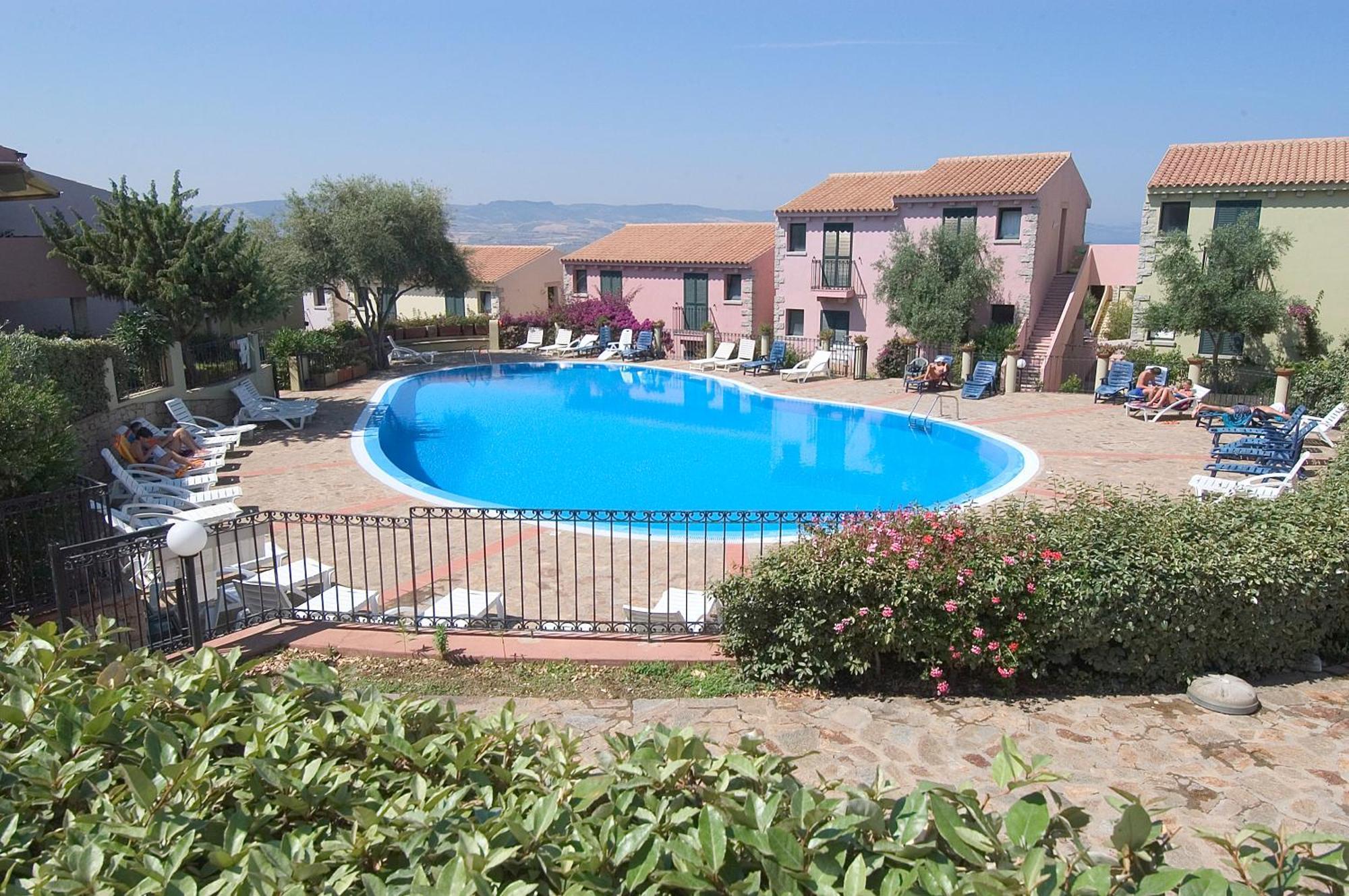 Beb Con Piscina Villa Del Borgo บาเดซี ภายนอก รูปภาพ