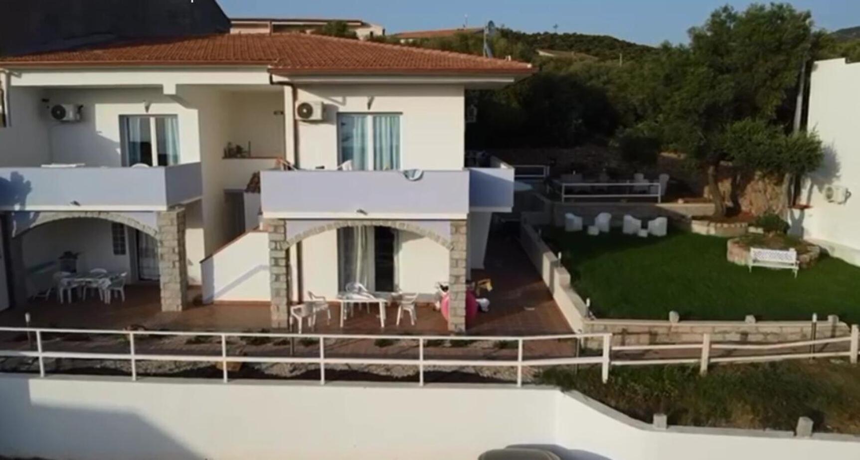 Beb Con Piscina Villa Del Borgo บาเดซี ภายนอก รูปภาพ